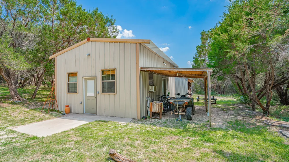 1129 County Road 306 #B Glen Rose, TX 76077