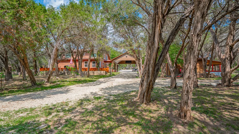 1129 County Road 306 #B Glen Rose, TX 76077