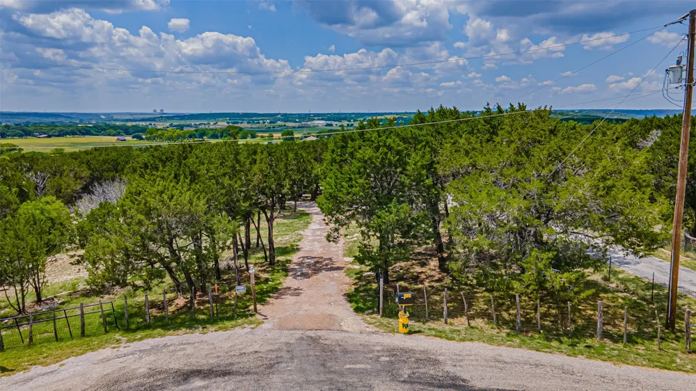 1129 County Road 306 #B Glen Rose, TX 76077