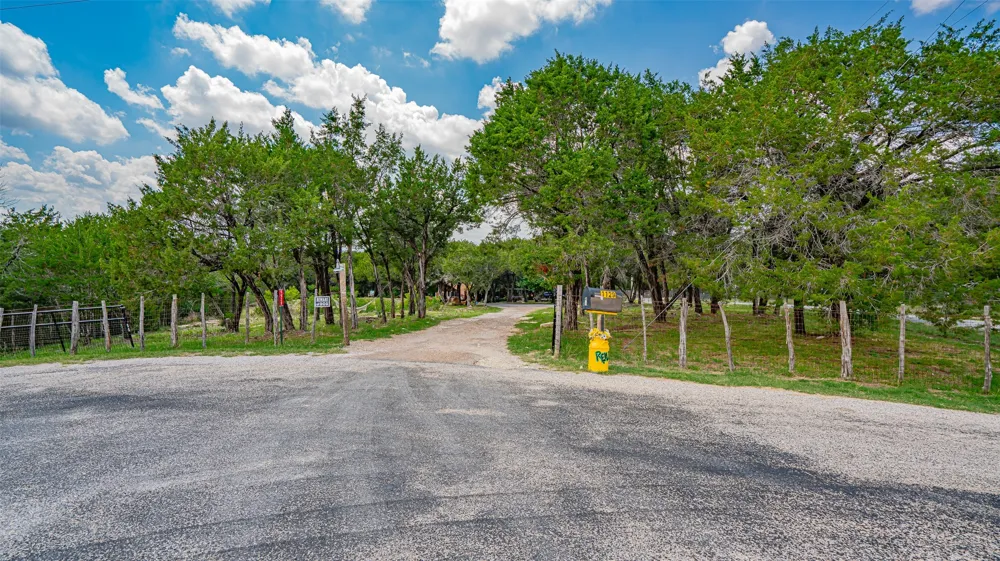 1129 County Road 306 #B Glen Rose, TX 76077
