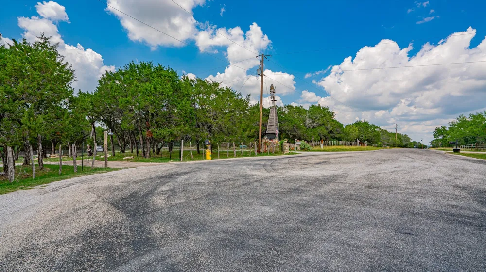1129 County Road 306 #B Glen Rose, TX 76077