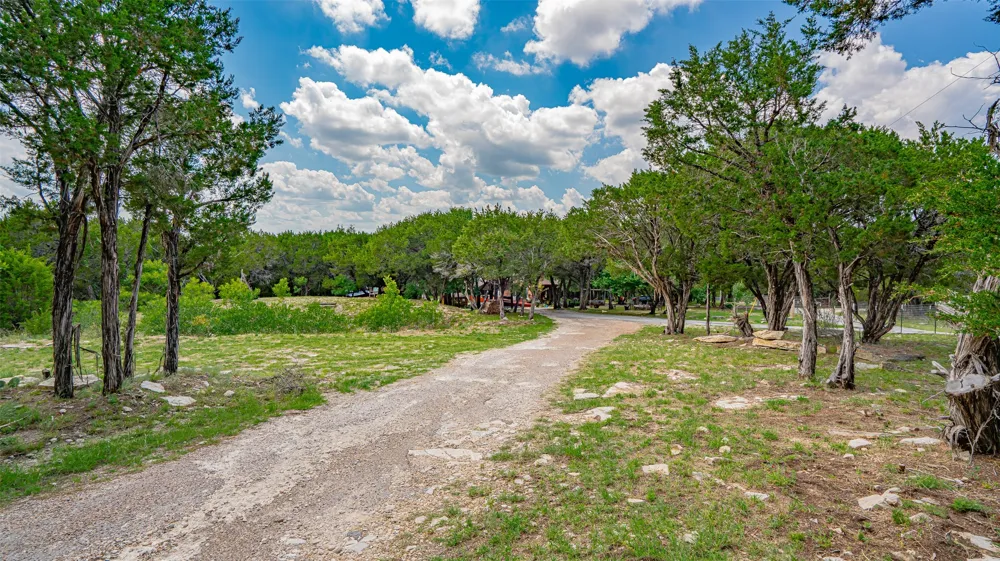 1129 County Road 306 #B Glen Rose, TX 76077