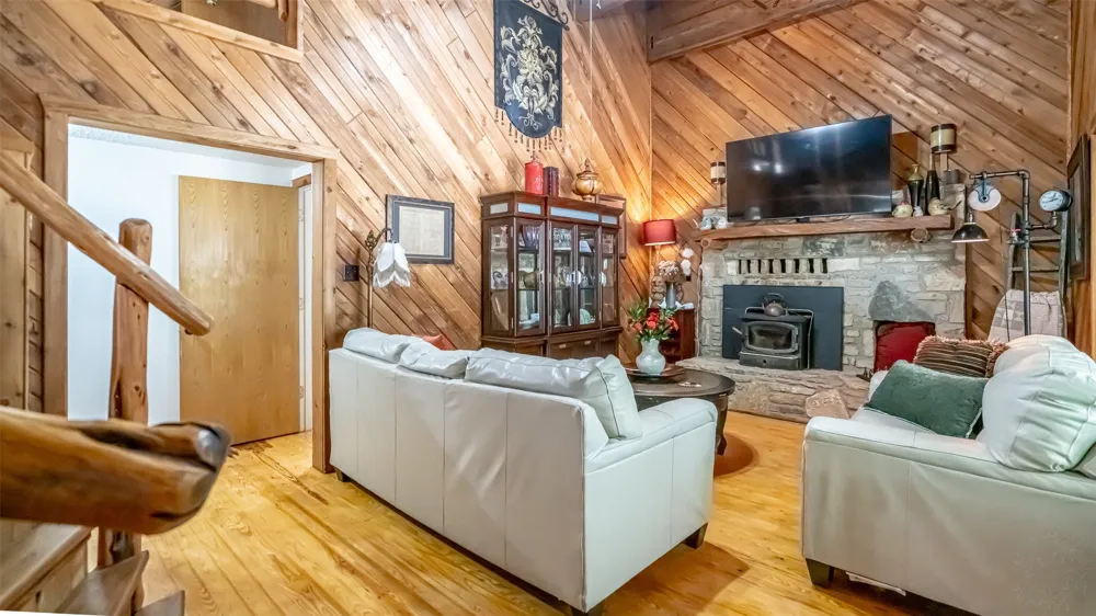 1129 County Road 306 #B Glen Rose, TX 76077