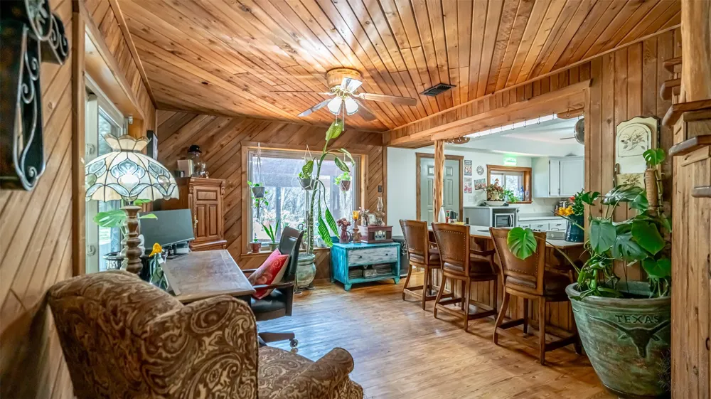 1129 County Road 306 #B Glen Rose, TX 76077
