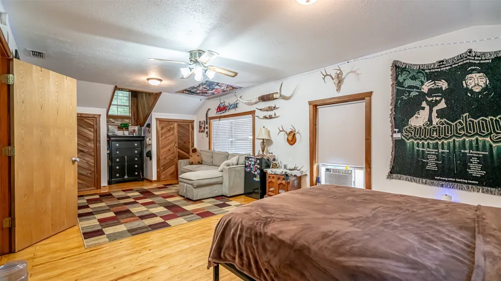 1129 County Road 306 #B Glen Rose, TX 76077