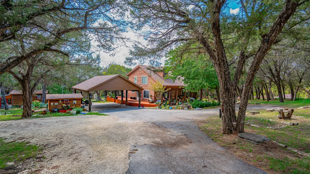 1129 County Road 306 #B Glen Rose, TX 76077