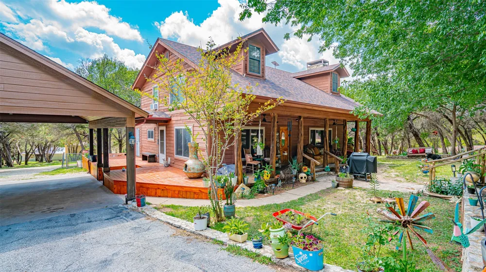 1129 County Road 306 #B Glen Rose, TX 76077