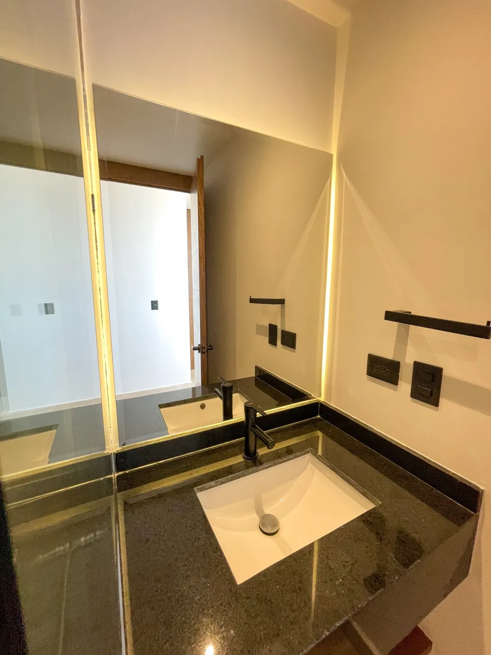 129 26 Norte Street #601 Playa del Carmen, OS 77720