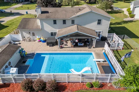 1594 Louva Court