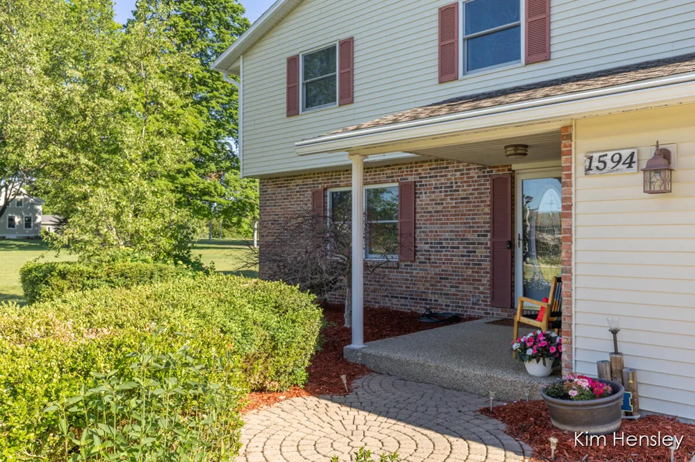 1594 Louva Court Belding, MI 48809