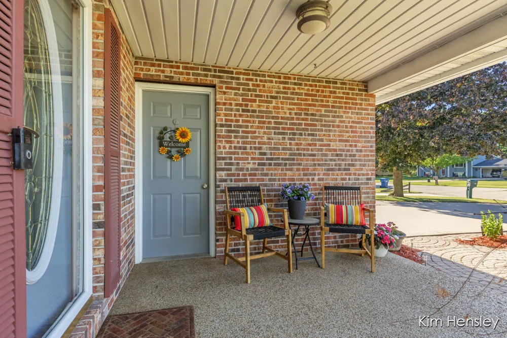 1594 Louva Court Belding, MI 48809