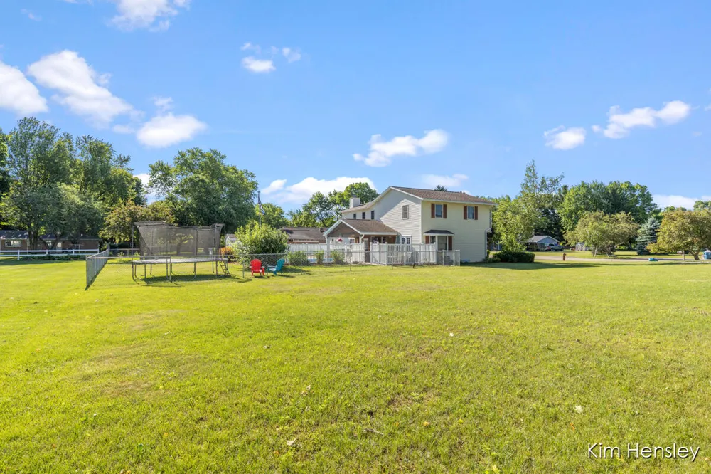 1594 Louva Court Belding, MI 48809
