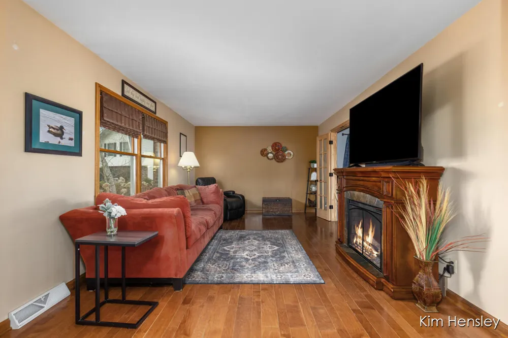 1594 Louva Court Belding, MI 48809