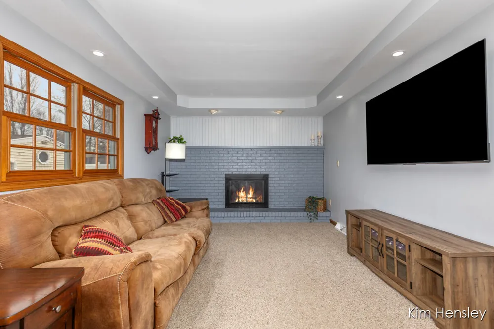 1594 Louva Court Belding, MI 48809