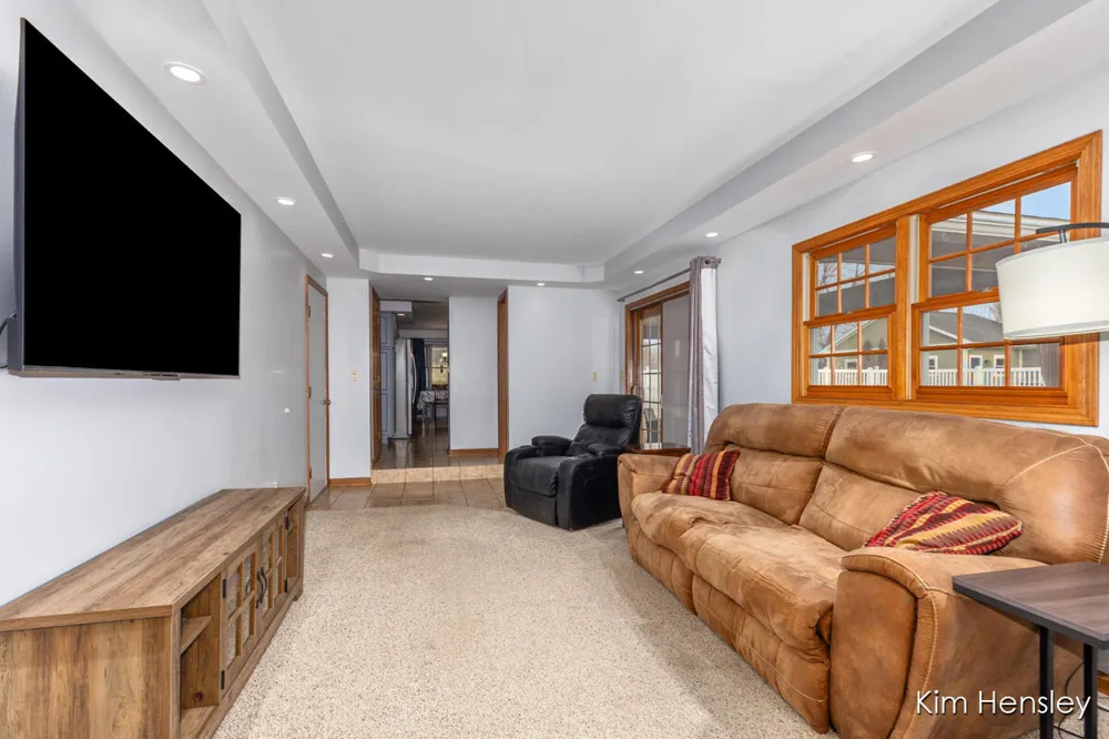 1594 Louva Court Belding, MI 48809