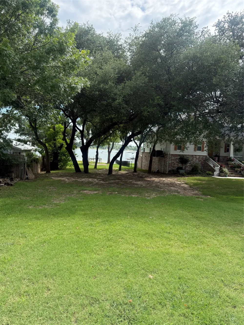 E Lake Drive Weatherford, TX 76087