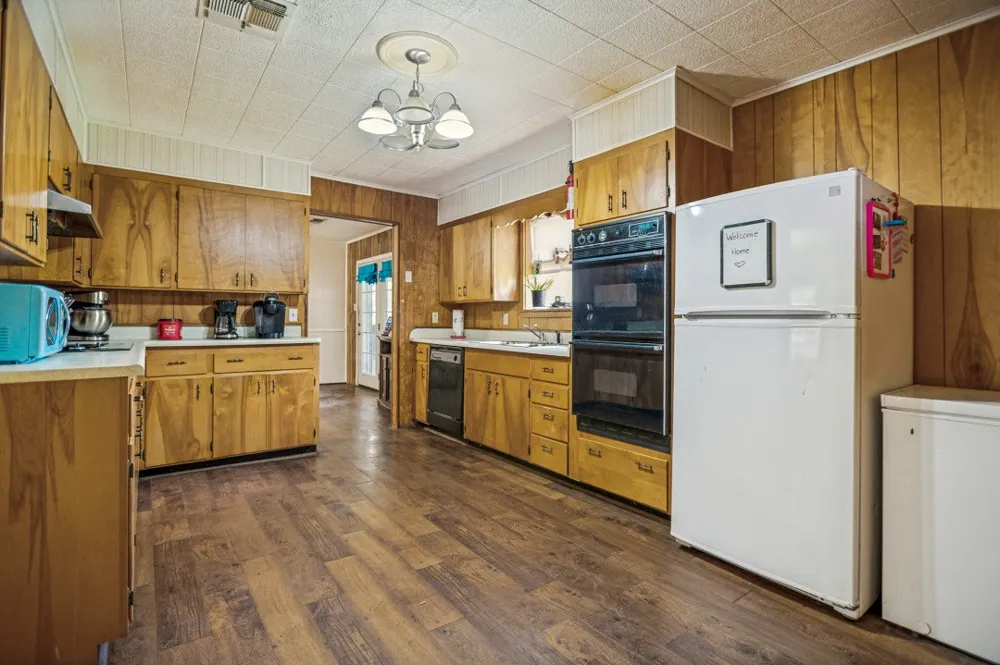 683 US Highway 84 W Teague, TX 75860
