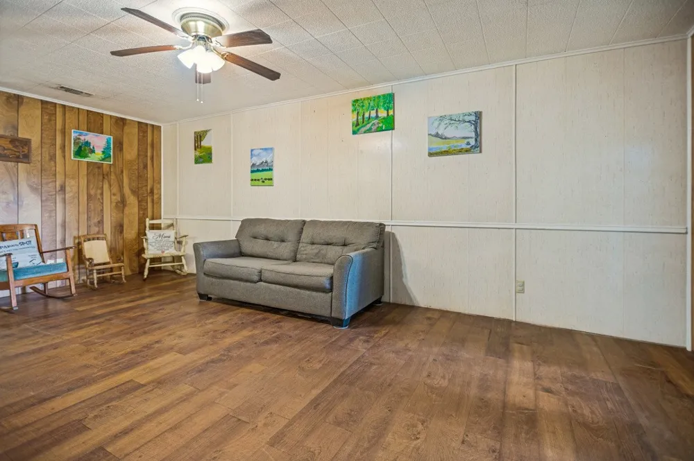 683 US Highway 84 W Teague, TX 75860
