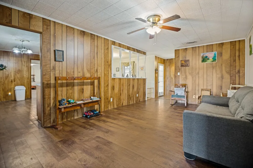 683 US Highway 84 W Teague, TX 75860
