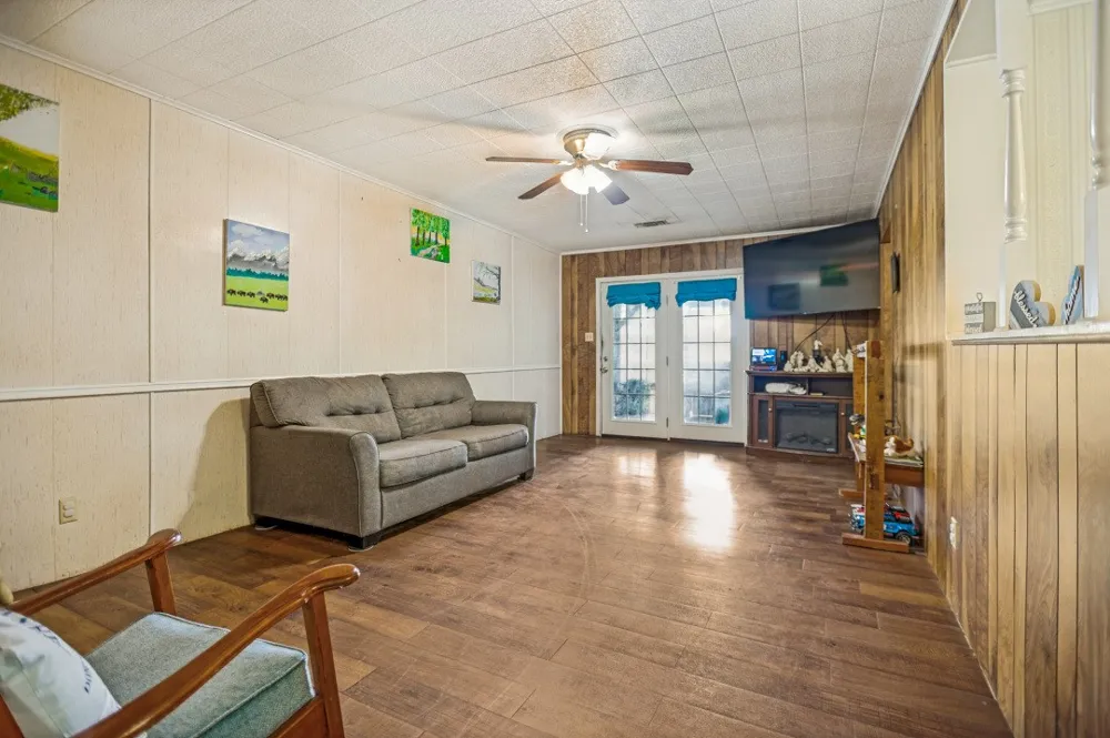 683 US Highway 84 W Teague, TX 75860