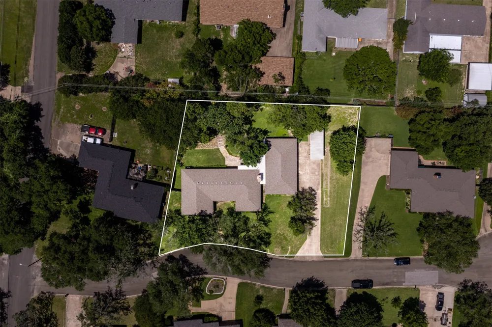 708 Topeka Drive Woodway, TX 76712