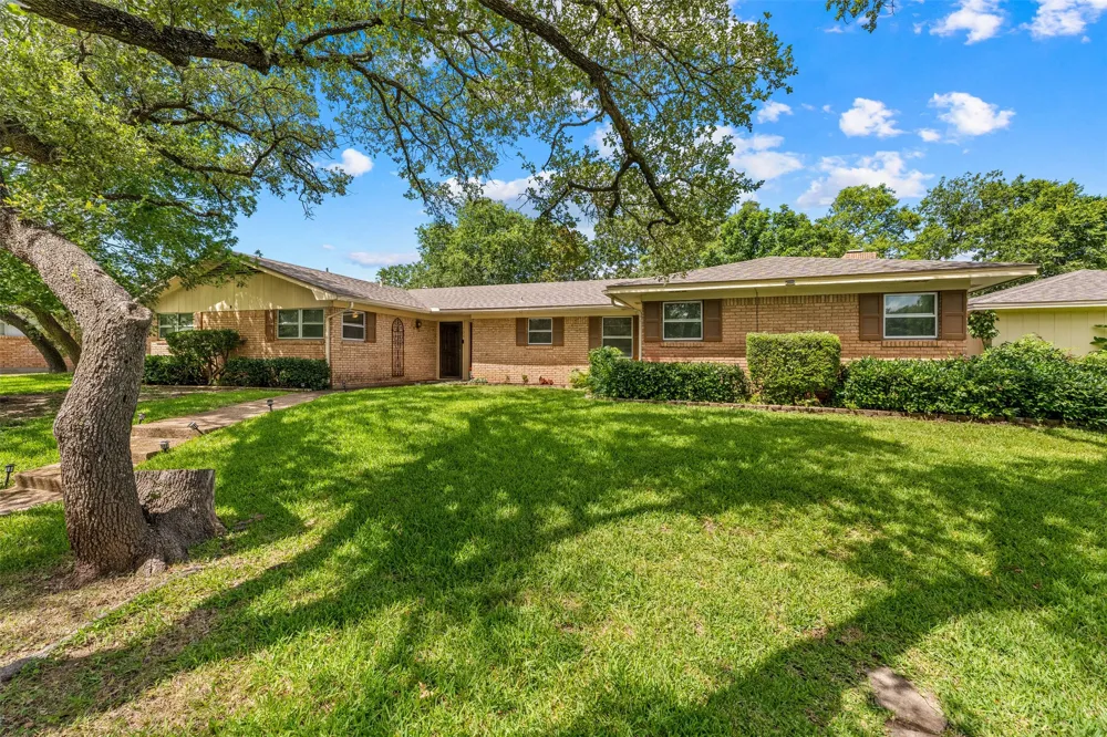 708 Topeka Drive Woodway, TX 76712