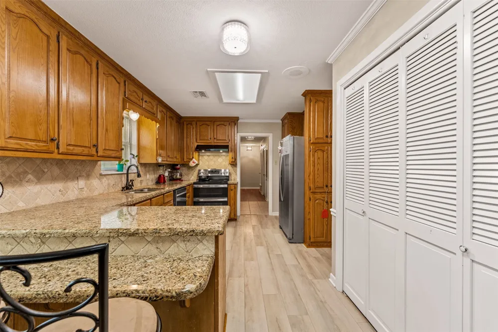 708 Topeka Drive Woodway, TX 76712