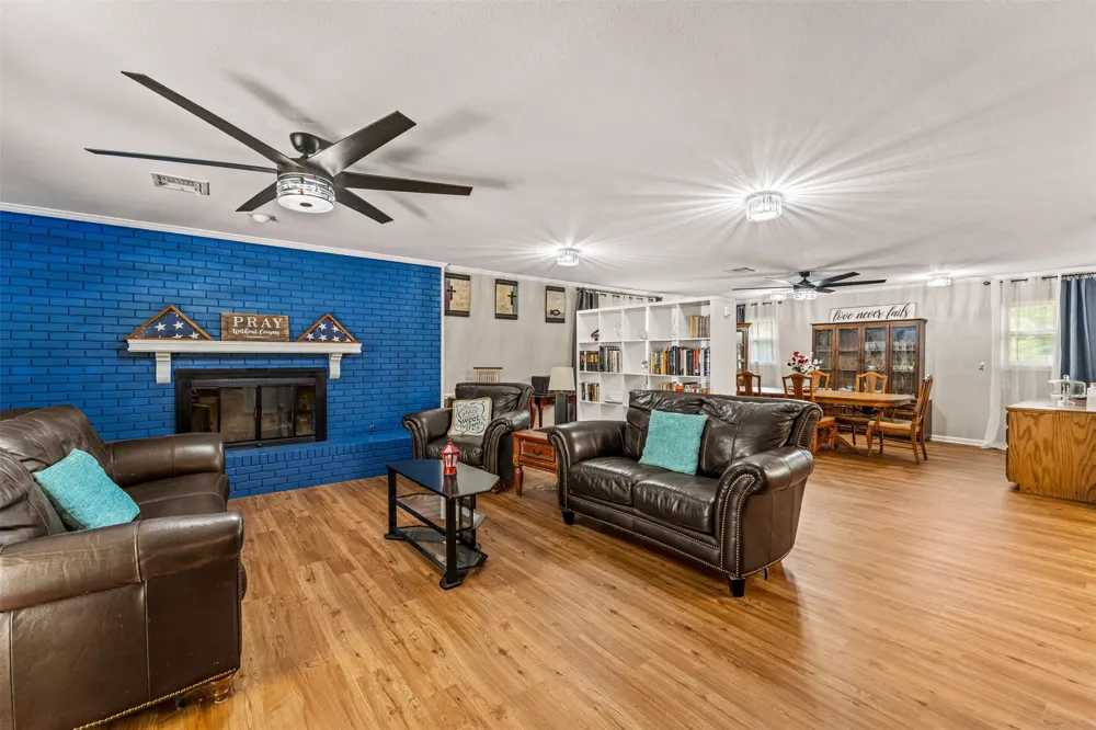708 Topeka Drive Woodway, TX 76712