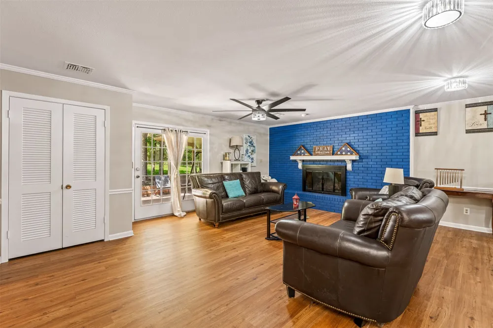 708 Topeka Drive Woodway, TX 76712