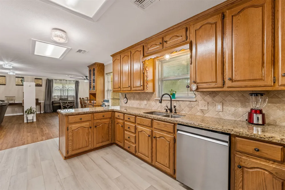 708 Topeka Drive Woodway, TX 76712