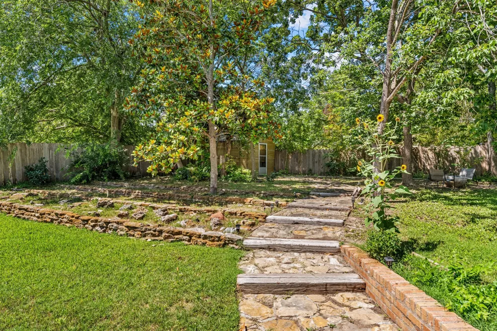 708 Topeka Drive Woodway, TX 76712
