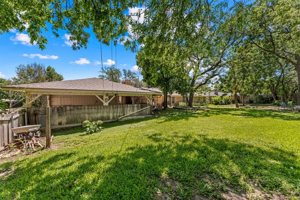 708 Topeka Drive Woodway, TX 76712