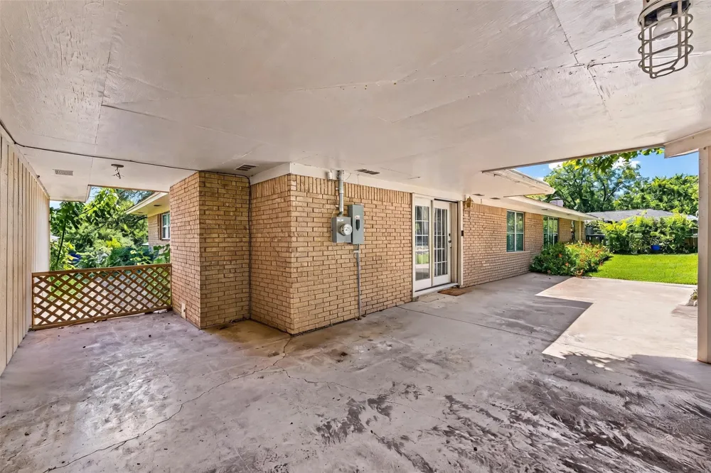 708 Topeka Drive Woodway, TX 76712