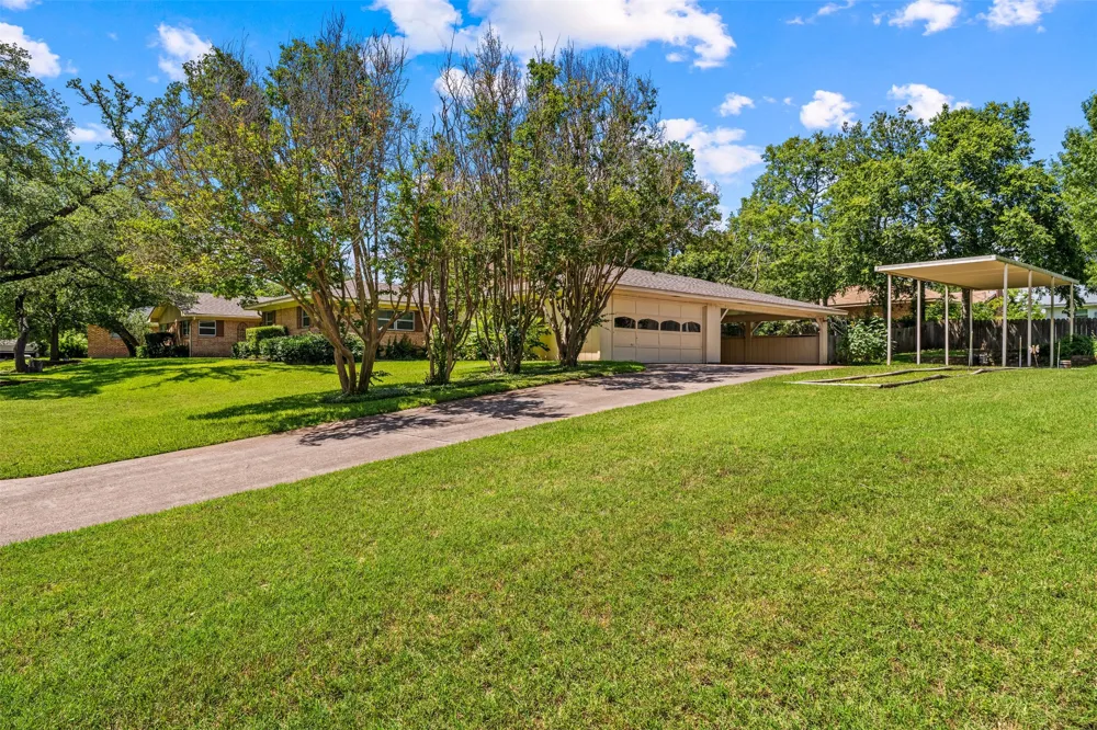 708 Topeka Drive Woodway, TX 76712