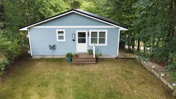 9638 W School Section Lake Drive Mecosta, MI 49332