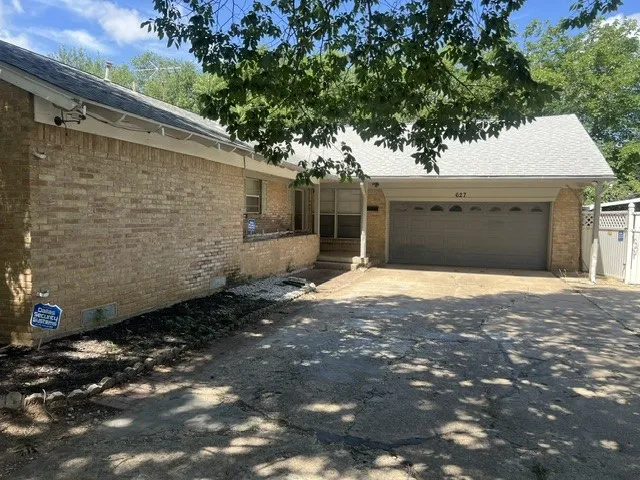 627 Kingston Drive Irving, TX 75061