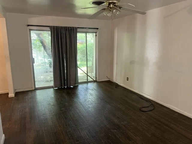 627 Kingston Drive Irving, TX 75061