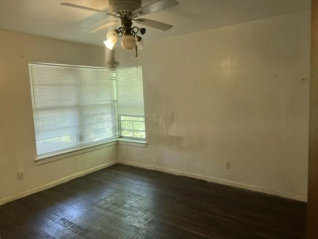 627 Kingston Drive Irving, TX 75061