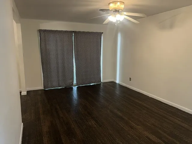 627 Kingston Drive Irving, TX 75061