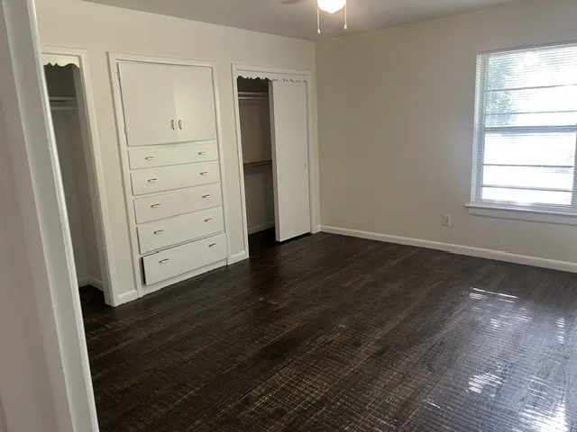 627 Kingston Drive Irving, TX 75061