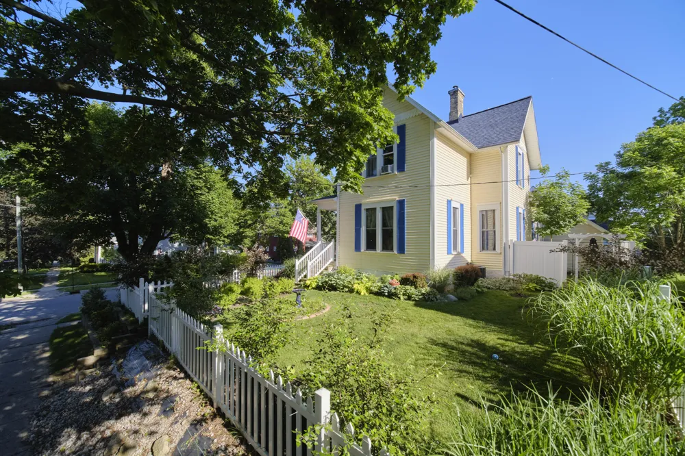 377 4th Street Manistee, MI 49660