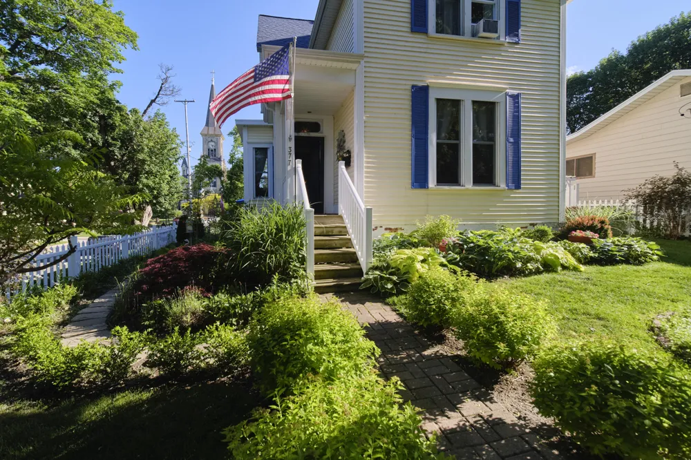 377 4th Street Manistee, MI 49660