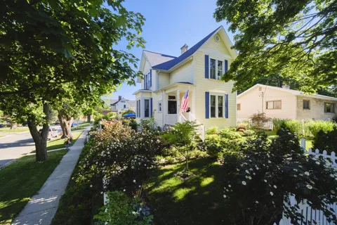 377 4th Street