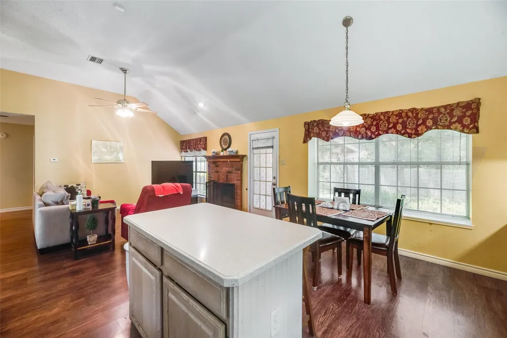 2017 Spring Mills Road Mesquite, TX 75181