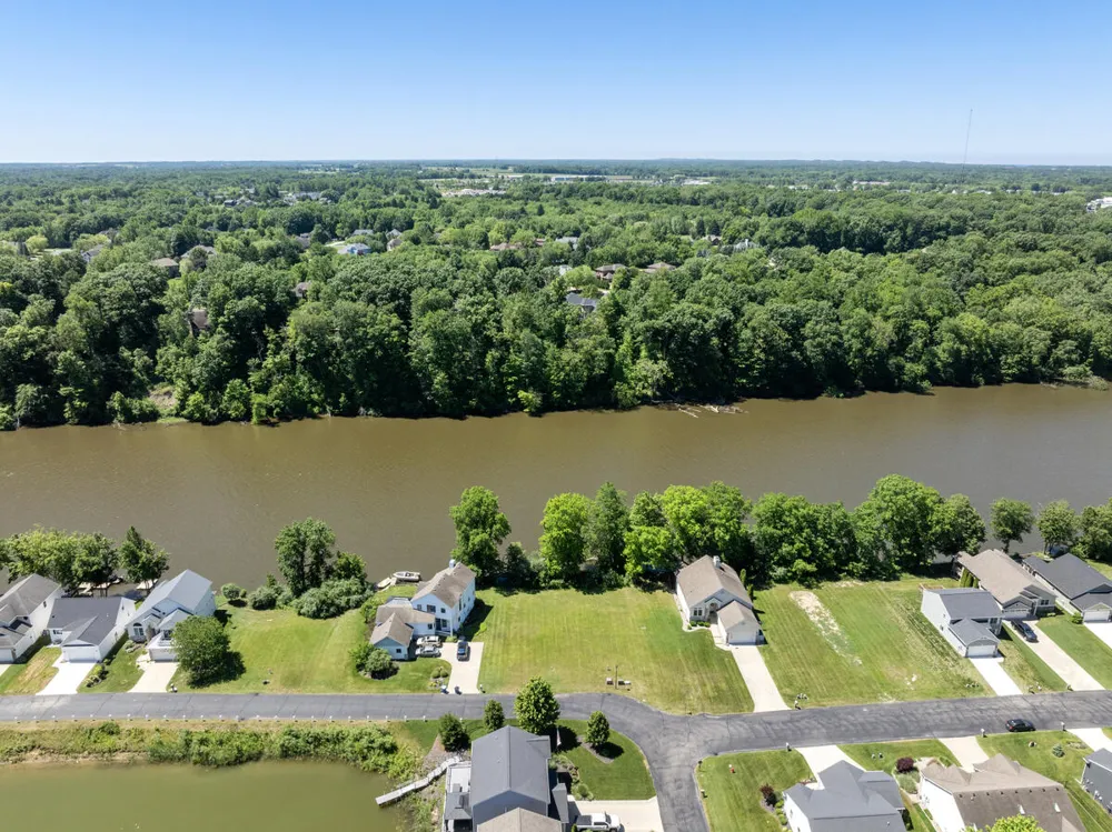578 Swan River Drive Benton Harbor, MI 49022