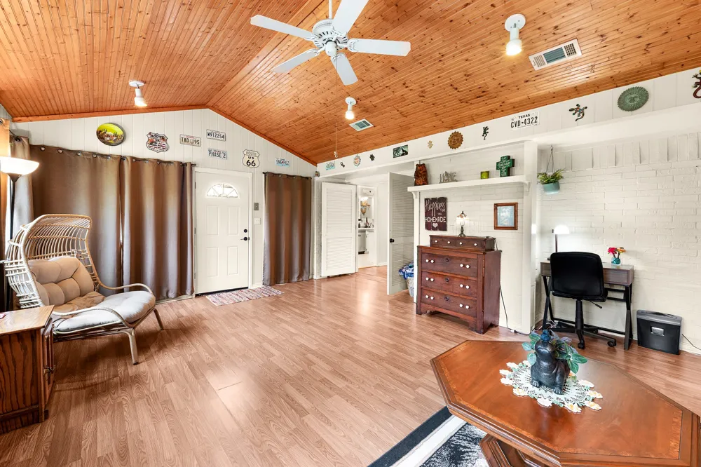 2826 Birchwood Lane Commerce, TX 75428