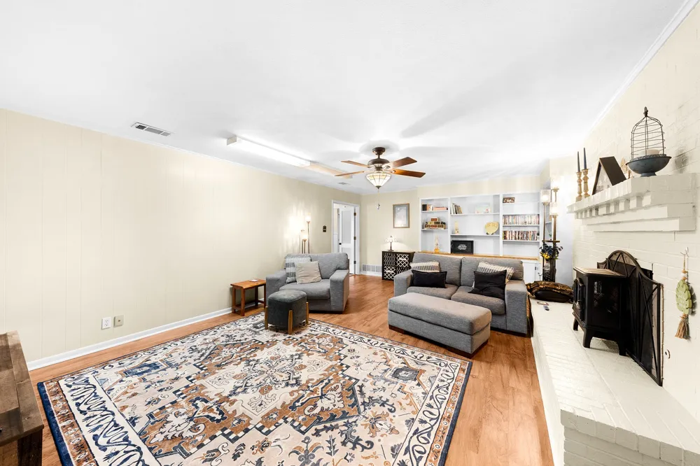 2826 Birchwood Lane Commerce, TX 75428
