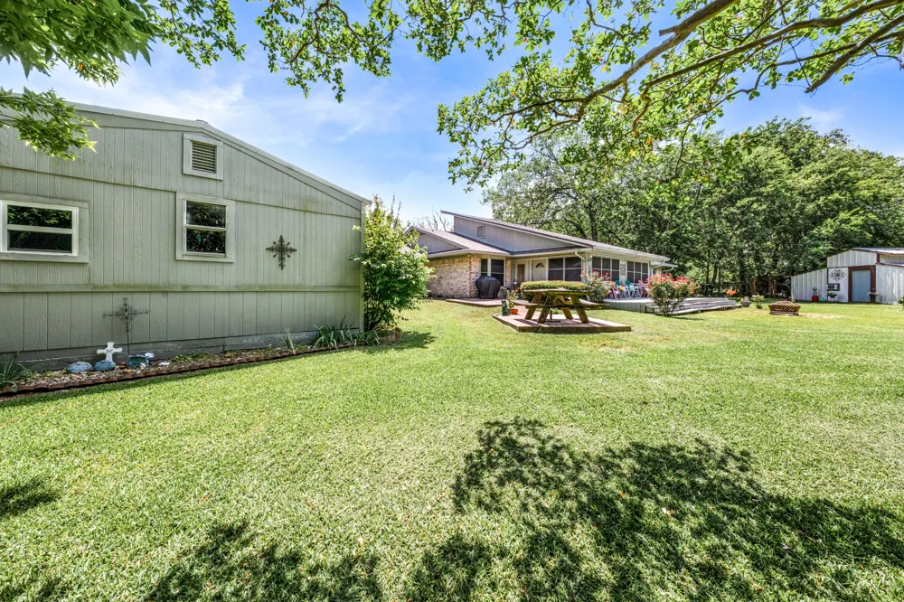 2826 Birchwood Lane Commerce, TX 75428