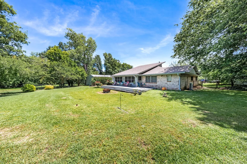 2826 Birchwood Lane Commerce, TX 75428