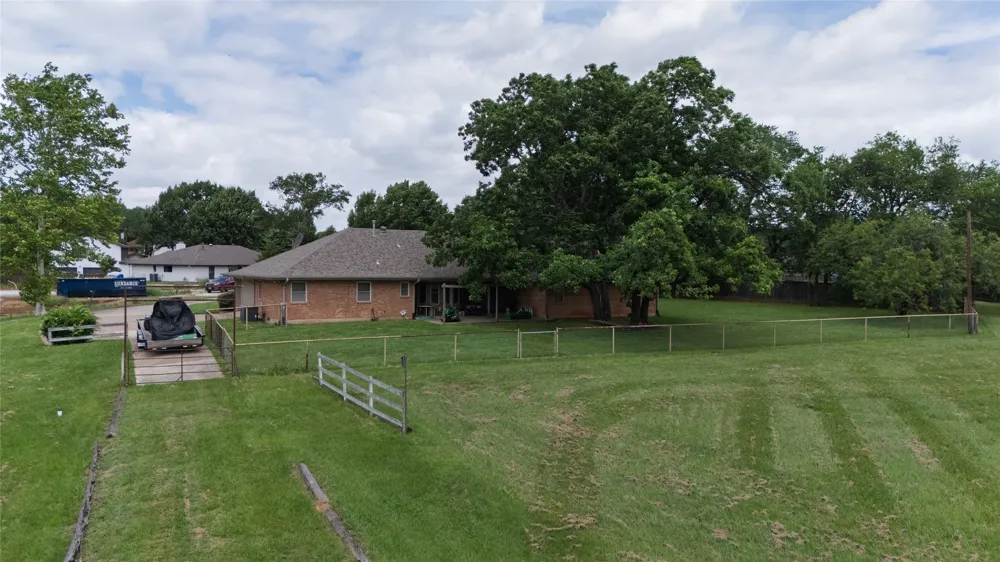 1215 Oakwood Trail Southlake, TX 76092